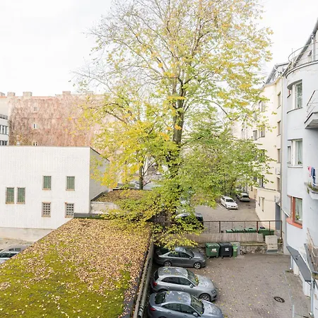 P32 - Boutique Center * טאלין